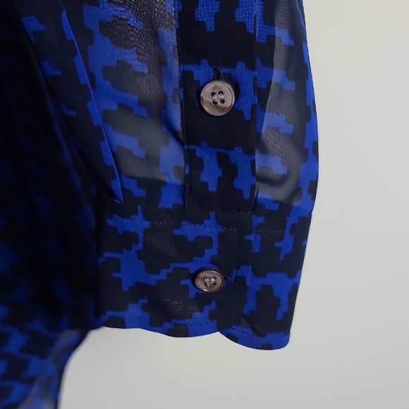 VINCE CAMUTO Houndstooth Print Blue and Black Button Up Size Small - Picture 8 of 13